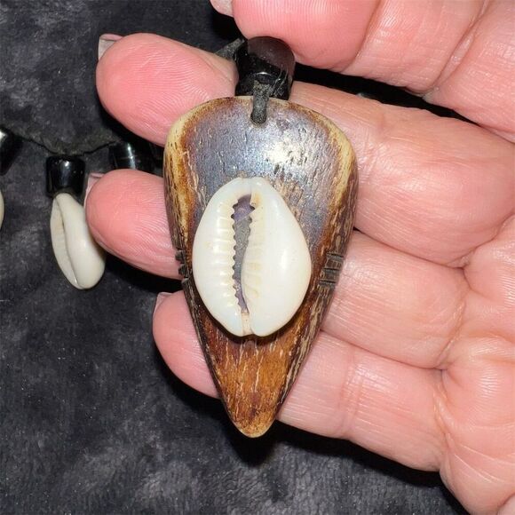 Vintage Cowrie Shell Pendant Necklace Black Bohemian - Picture 2 of 6